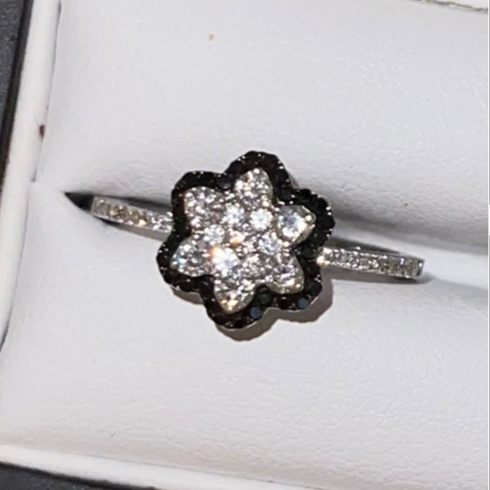 LeVian diamond ring